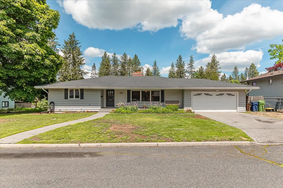 1915 E 38th Ave, Spokane, WA 99203 - #1