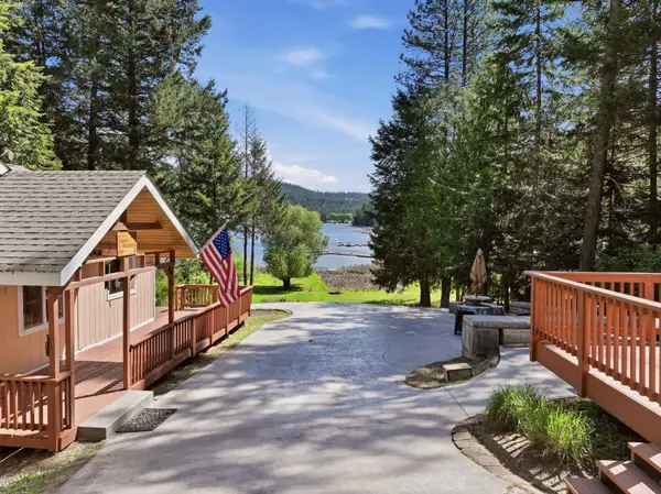 4090 Tamarack Bay Rd, Loon Lake, WA 99148