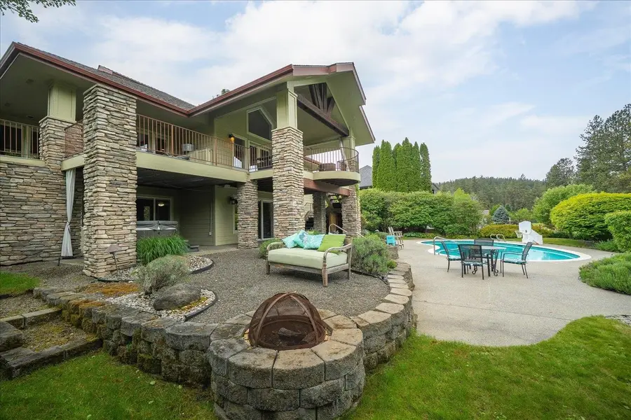 115 E Meadowlane Dr, Spokane, WA 99224 - #3