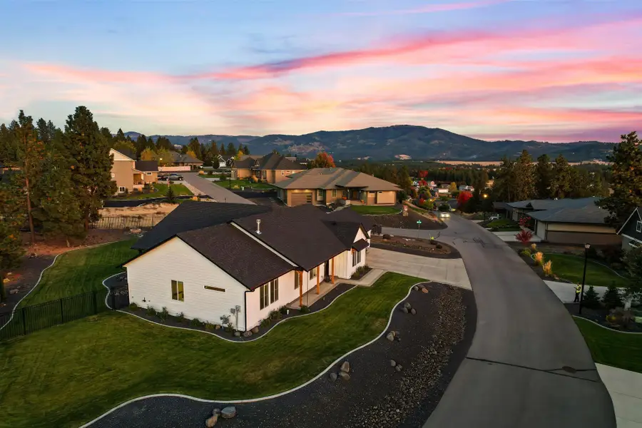 2539 S Man O War Ln, Spokane Valley, WA 99037 - #3