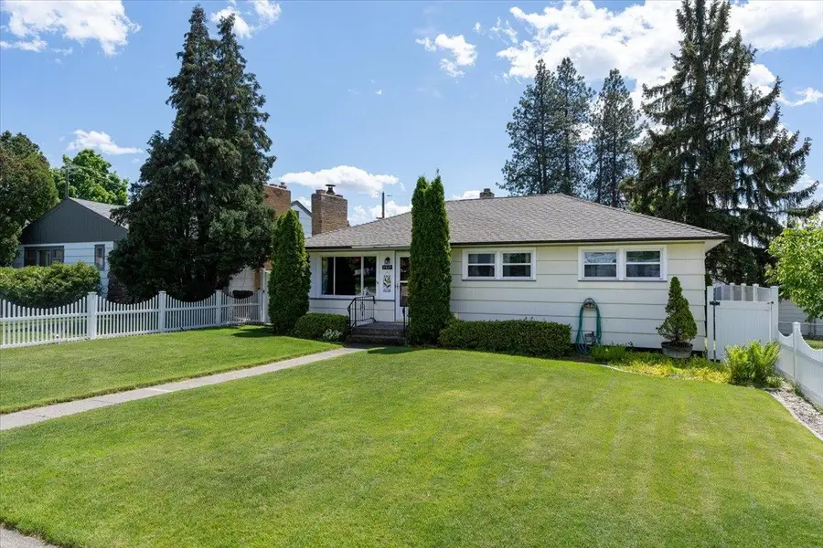 1411 W Glass Ave, Spokane, WA 99205 - #2