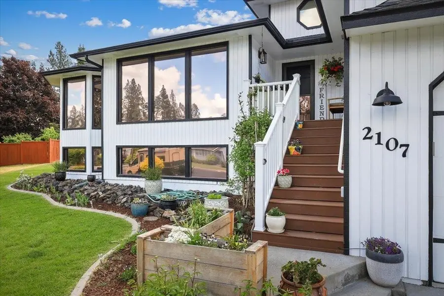 2107 S Scenic Blvd, Spokane, WA 99224 - #2