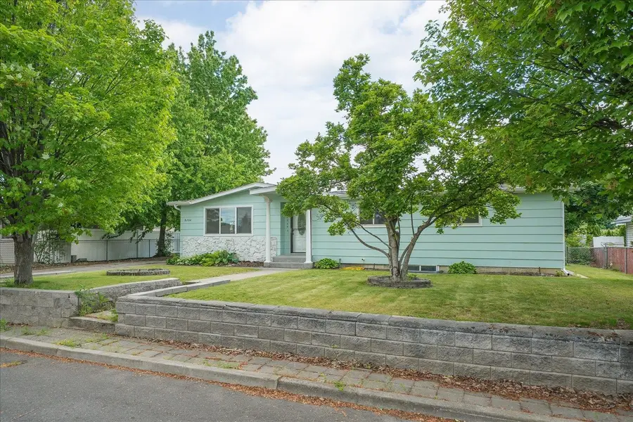 8204 E Augusta Ave, Spokane Valley, WA 99212-2552 - #2