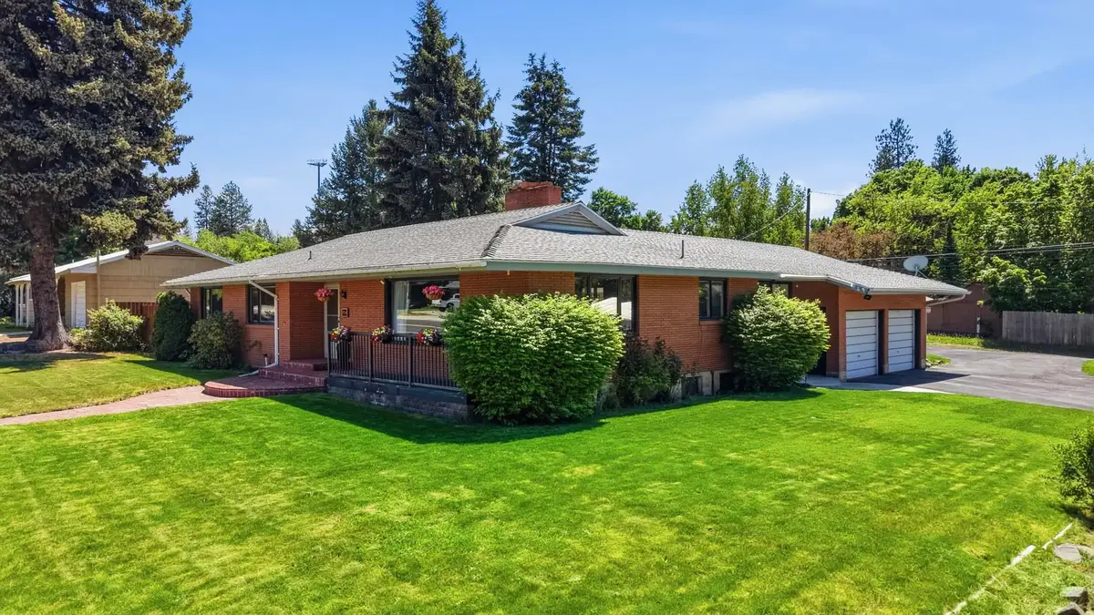 704 E Crawford Ave, Deer Park, WA 99006 - #1