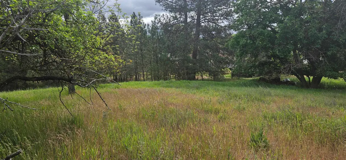 612 W Ivanhoe Rd, Spokane, WA 99218 - #1