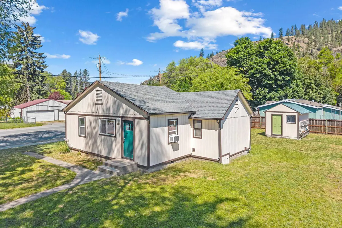 380 W 5th Ave, Kettle Falls, WA 99141 - #1