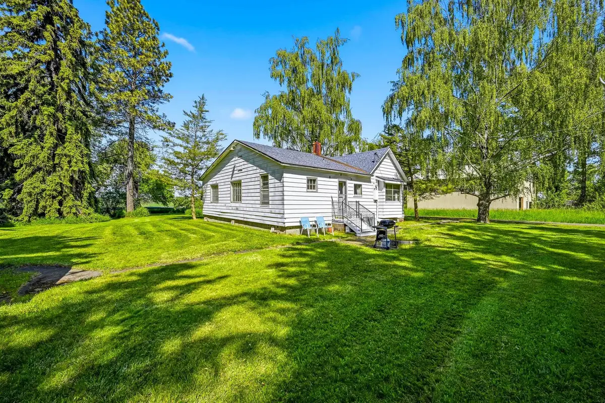 306 W Lincoln St, Farmington, WA 99128 - #1