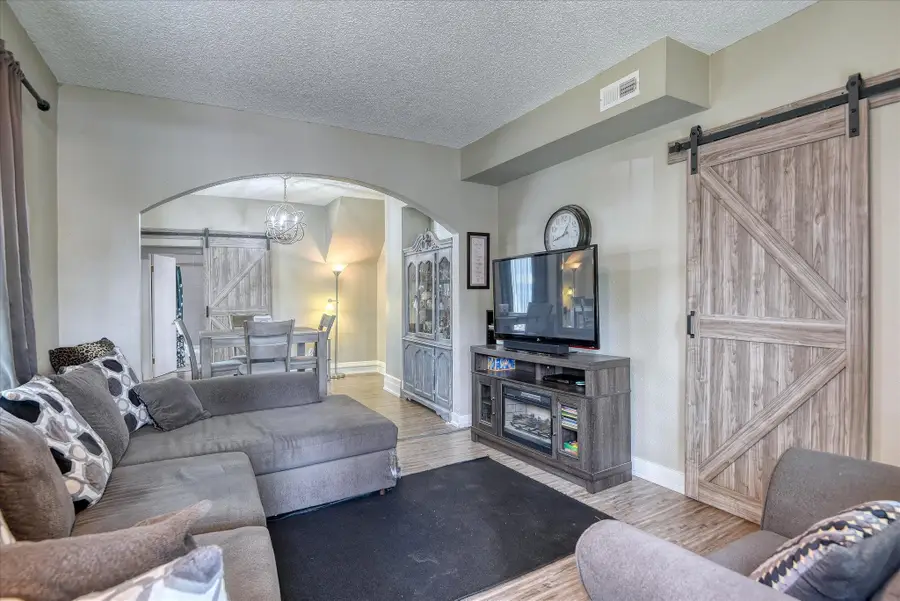 1610 W Grace Ave, Spokane, WA 99205 - #3