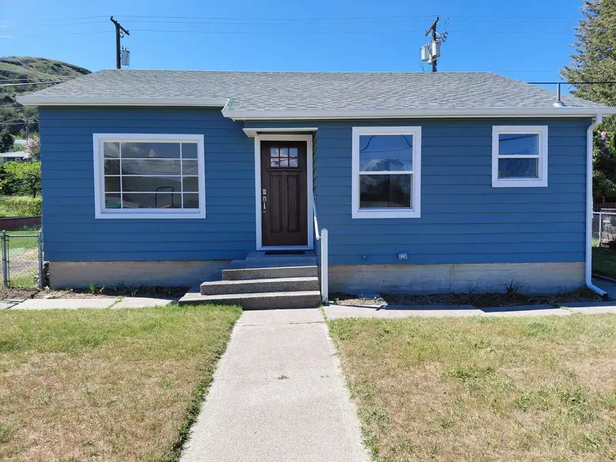508 Roosevelt Dr, Grand Coulee, WA 99133 - #2
