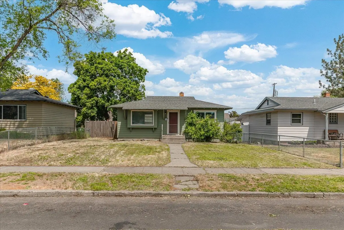 2917 E Marshall Ave, Spokane, WA 99207 - #1