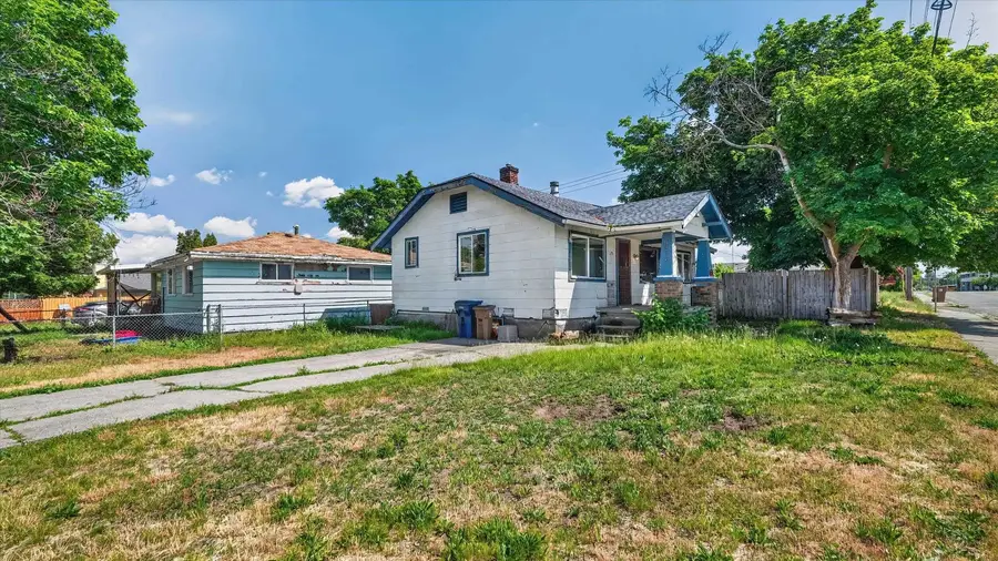 5016 N Lidgerwood St, Spokane, WA 99207 - #3
