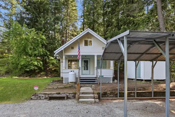 14354 N Meadow Ln, Newman Lake, WA 99025