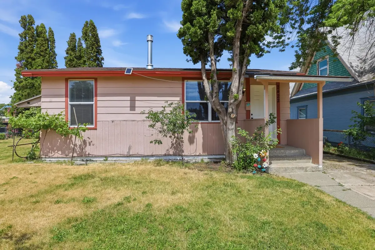 2422 W Sinto Ave, Spokane, WA 99201 - #1