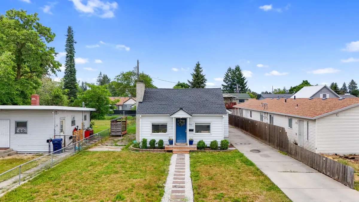 2403 E Dalke Ave, Spokane, WA 99208 - #1