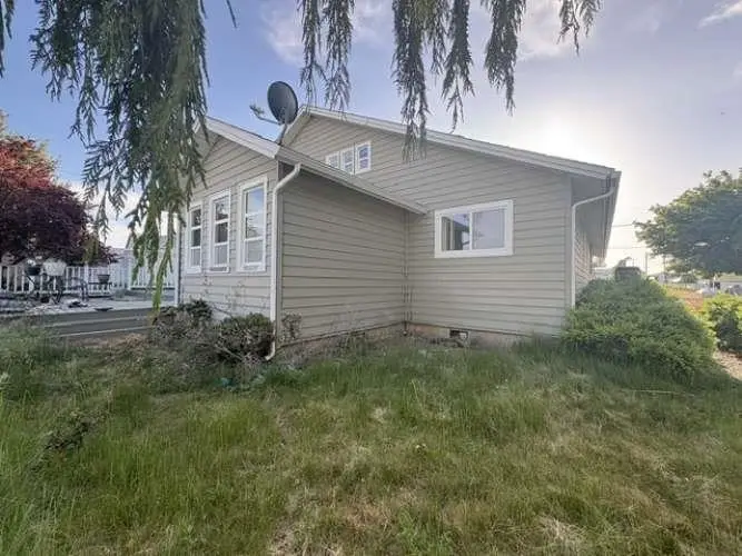 515 SW Broadway St, Wilbur, WA 99185 - #2