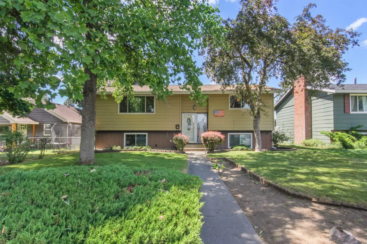 6117 N Whitehouse St, Spokane, WA 99205 - #1