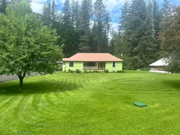 13381 Sullivan Lake Rd, Metaline Falls, WA 99153