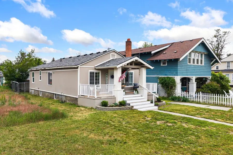 2621 W Sharp Ave Ave, Spokane, WA 99201 - #2