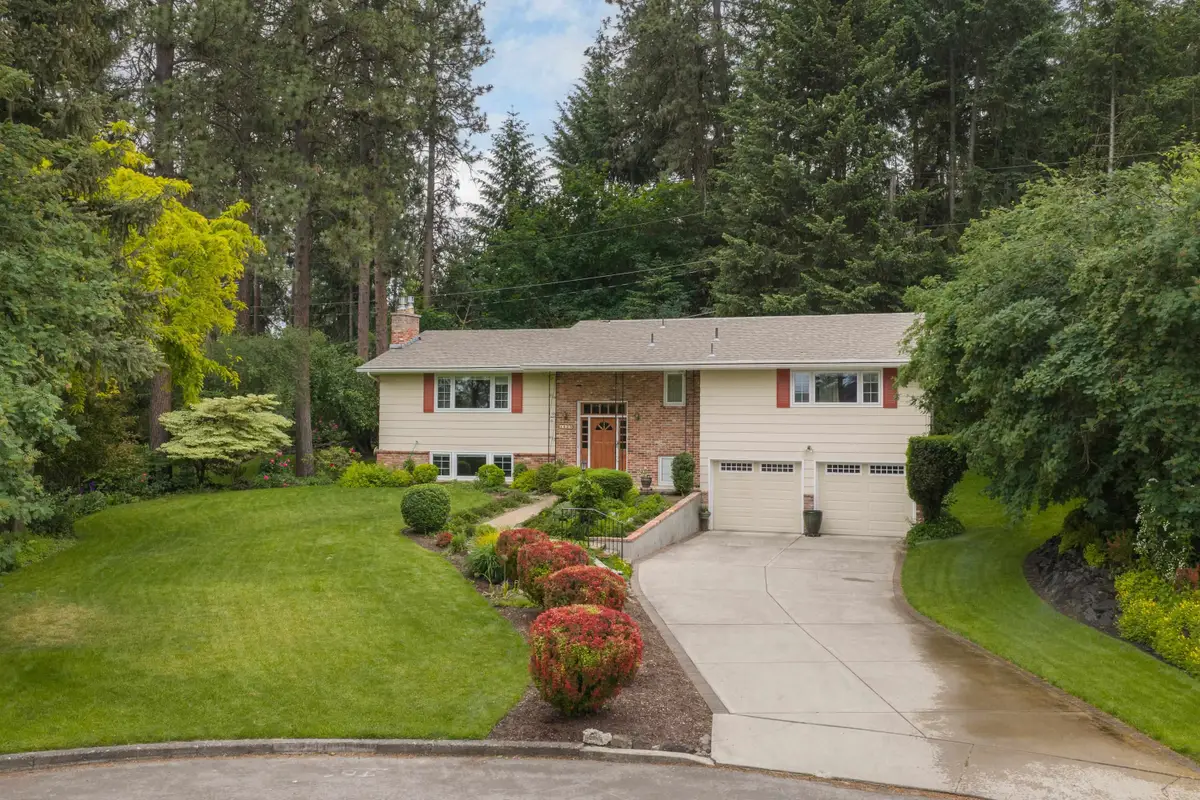 1425 W Lawrence Dr, Spokane, WA 99218-2478 - #1
