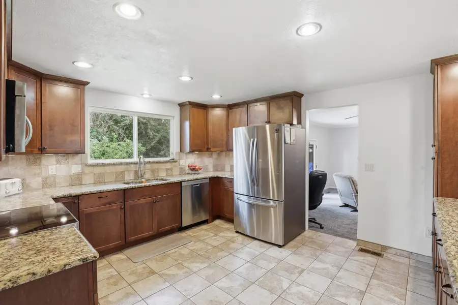 407 E Carriage Ct, Spokane, WA 99218 - #2