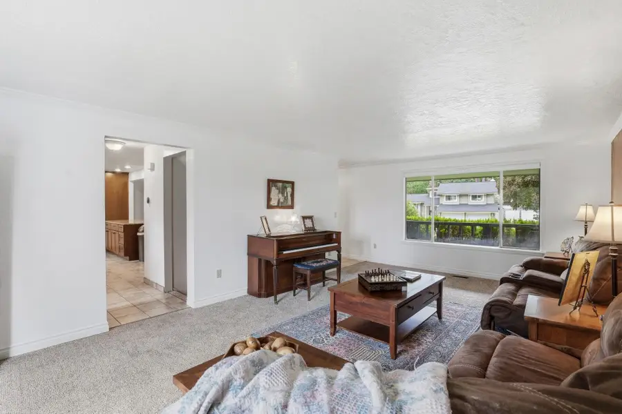 407 E Carriage Ct, Spokane, WA 99218 - #3