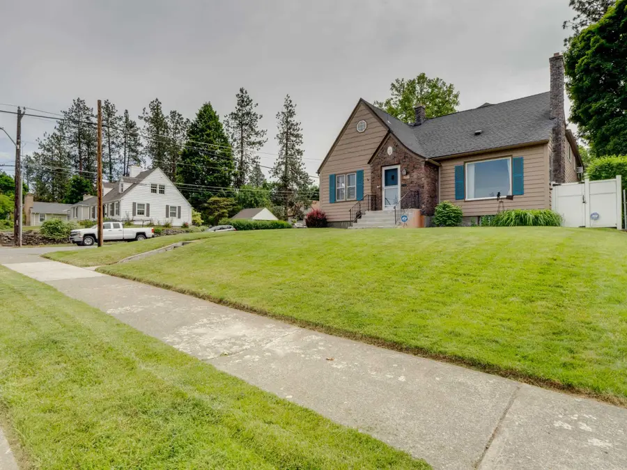 1103 W 27th Ave, Spokane, WA 99203 - #3