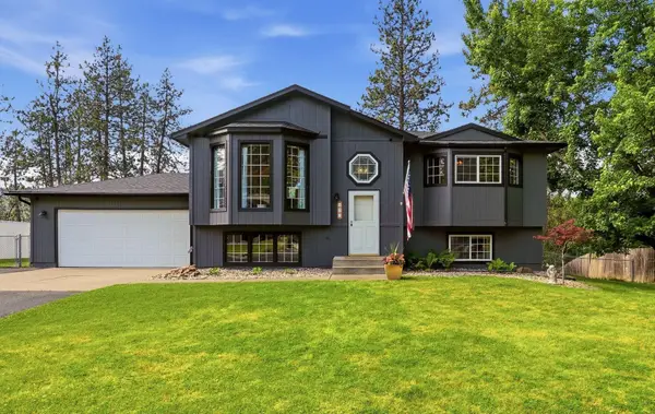 122 E Wynot Dr, Nine Mile Falls, WA 99026