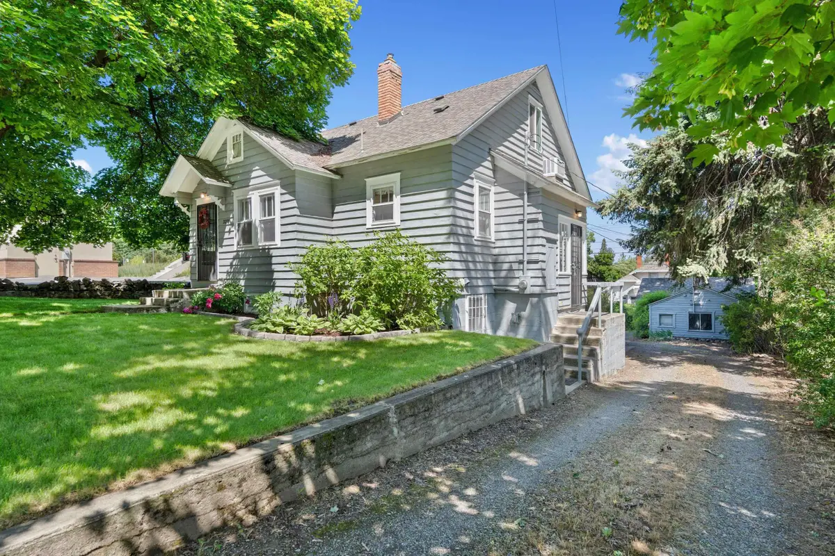 3215 E 17th Ave, Spokane, WA 99223 - #1