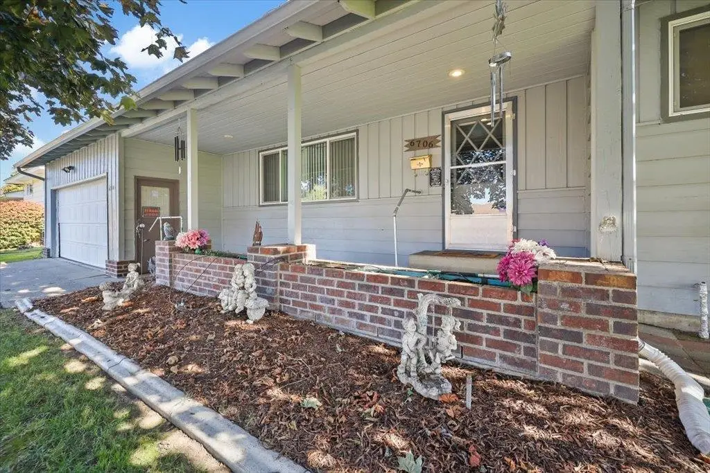 6706 N Drumheller St, Spokane, WA 99205 - #1