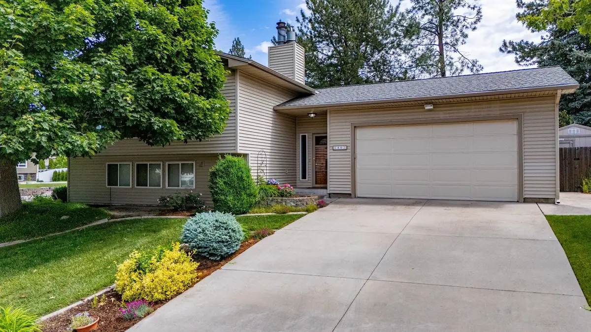 1807 S Fawn Dr, Spokane Valley, WA 99206 - #1