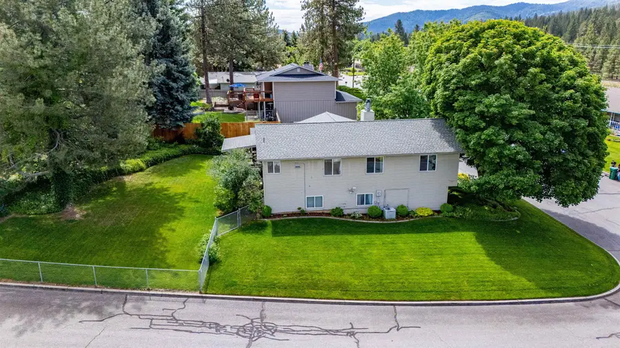 1807 S Fawn Dr, Spokane Valley, WA 99206 - #3