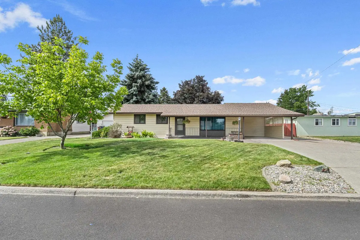 412 E Cozza Dr, Spokane, WA 99208 - #1