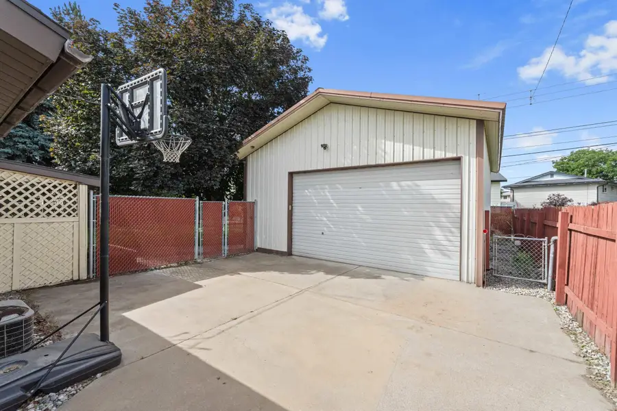 412 E Cozza Dr, Spokane, WA 99208 - #2