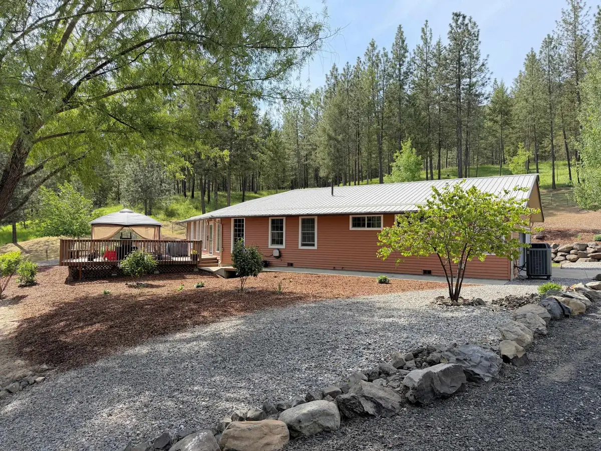 32765 N Rays Pl, Davenport, WA 99122 - #1
