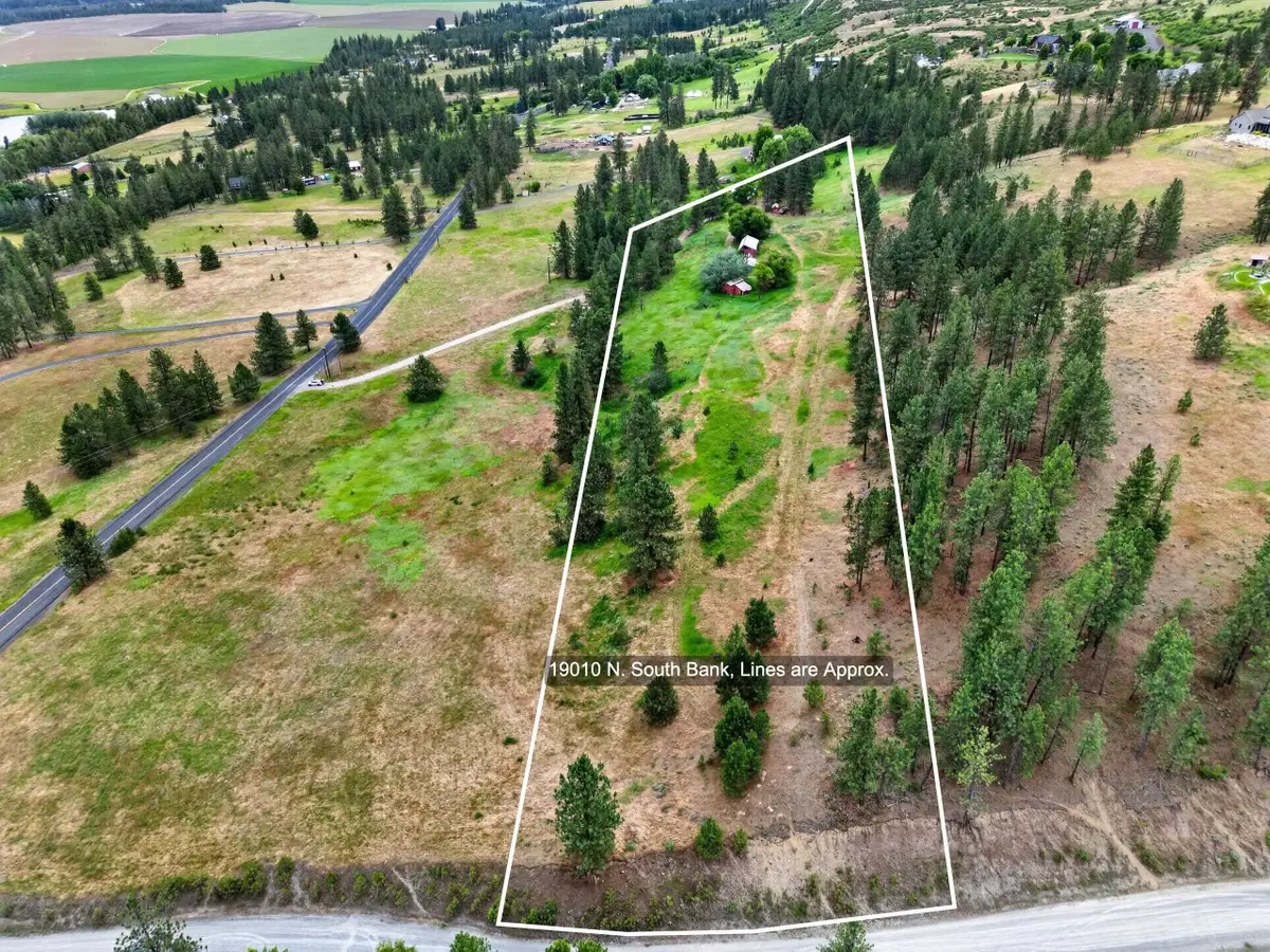 19010 N South Bank Rd, Nine Mile Falls, WA 99026 - #1