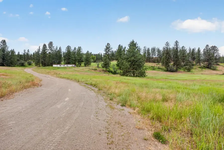 18911 N South Bank Rd, Nine Mile Falls, WA 99026 - #3
