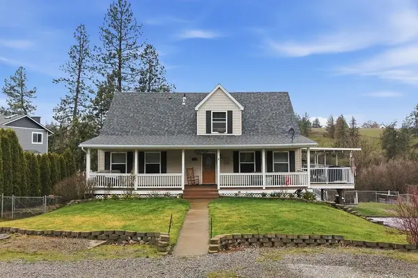 227 E Stringham Rd, Rockford, WA 99030