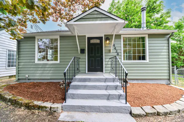 4424 N Hawthorne St, Spokane, WA 99205
