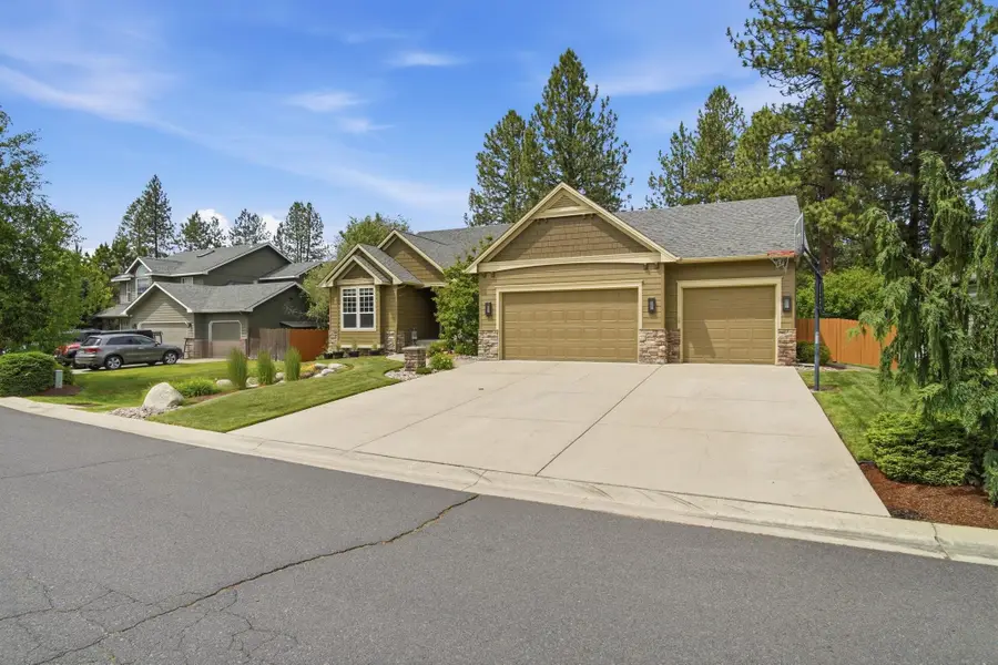 703 E Golden Rd, Spokane, WA 99208 - #3
