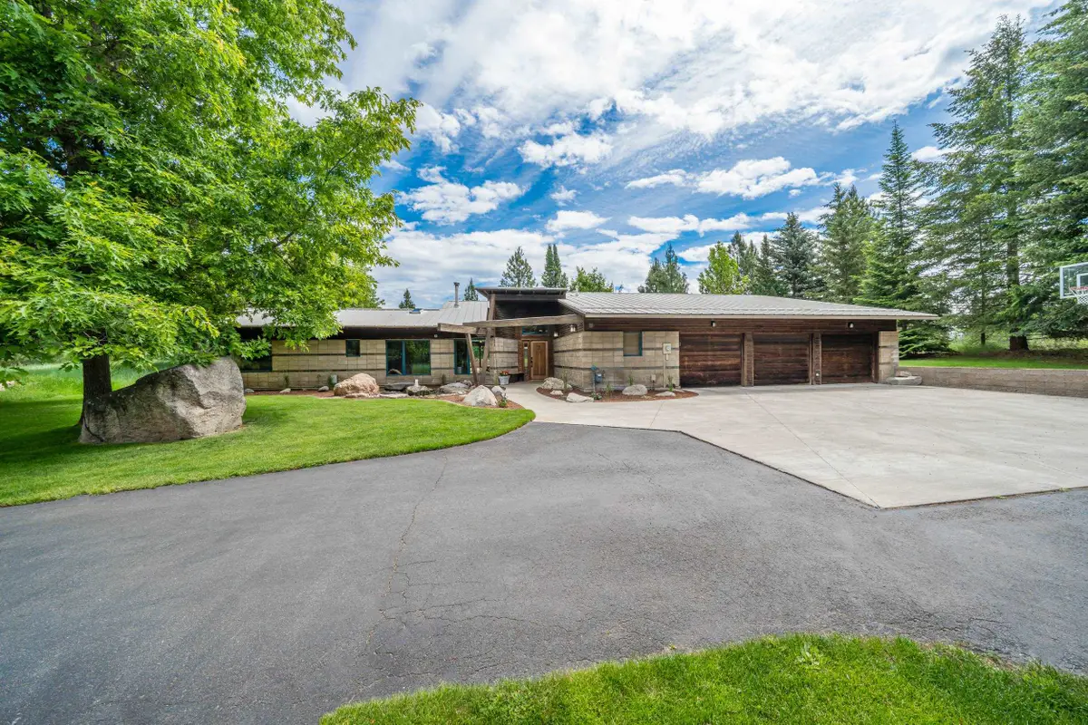 1616 E Whispering Springs Ln, Colbert, WA 99005 - #1