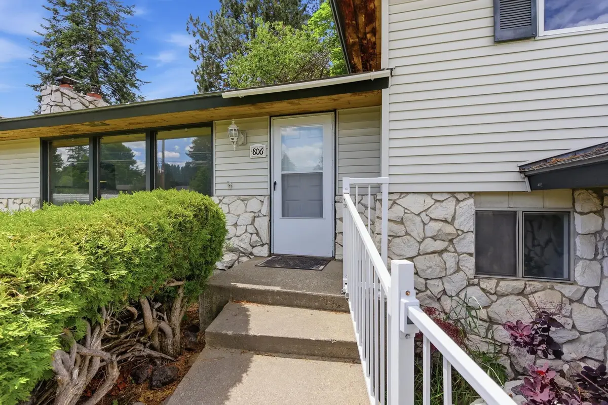 806 S Adams Rd, Spokane Valley, WA 99037 - #1