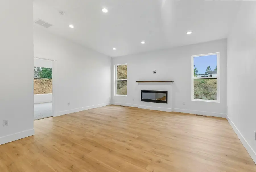 3709 E Nyberg Ln, Mead, WA 99021 - #2