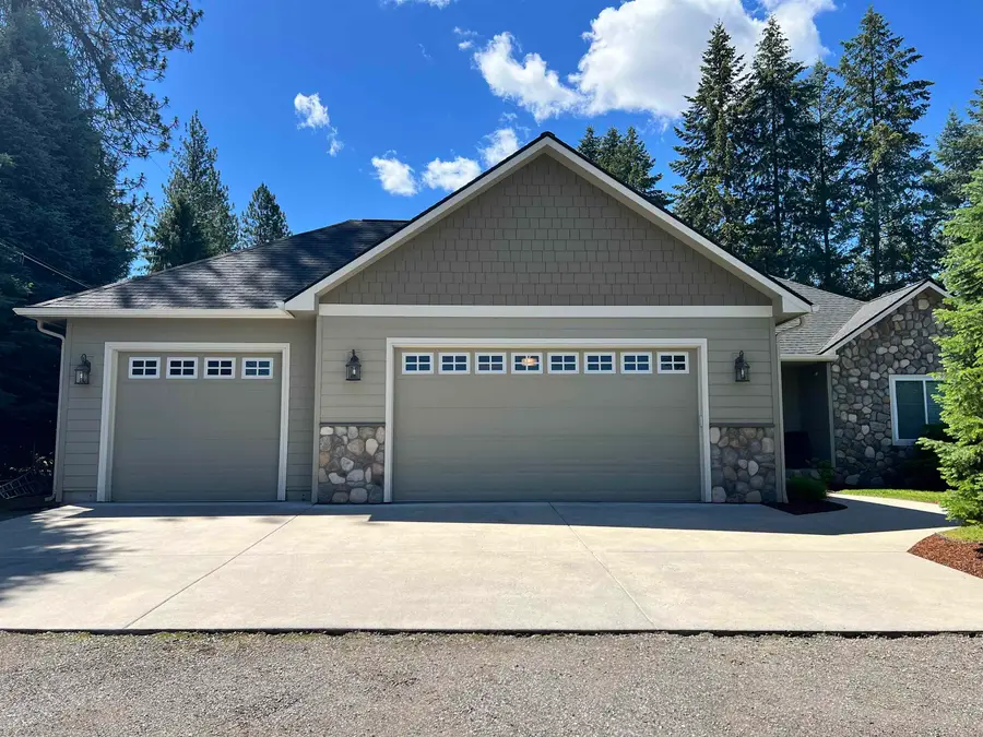 11334 N Whitworth Dr, Spokane, WA 99218 - #2