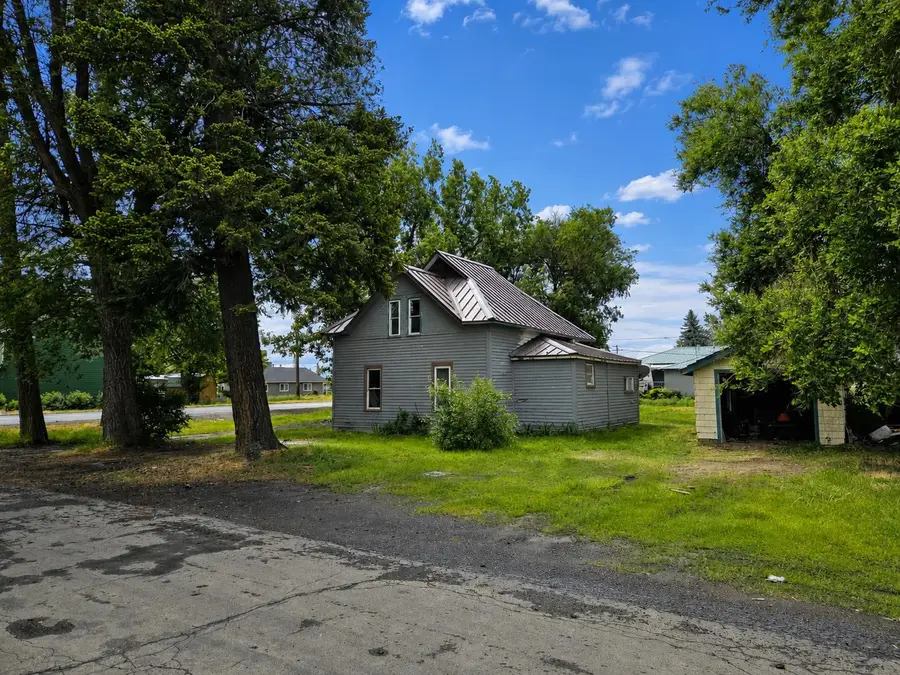 1102 12th St, Davenport, WA 99122 - #2