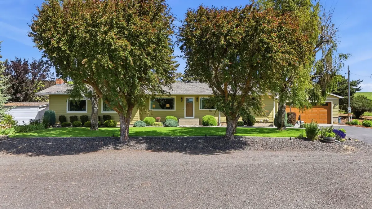 12103 E Spring Valley Rd, Latah, WA 99018 - #1