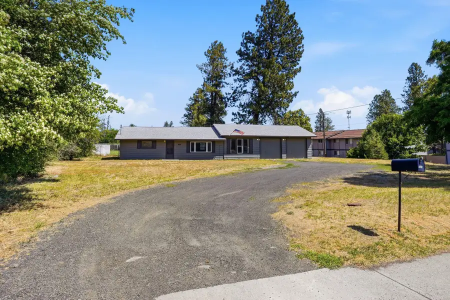 625 Clay St, Cheney, WA 99004 - #2