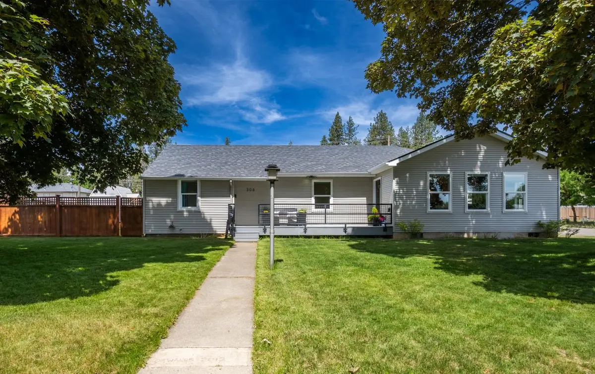 306 W 3rd St, Cheney, WA 99004 - #1