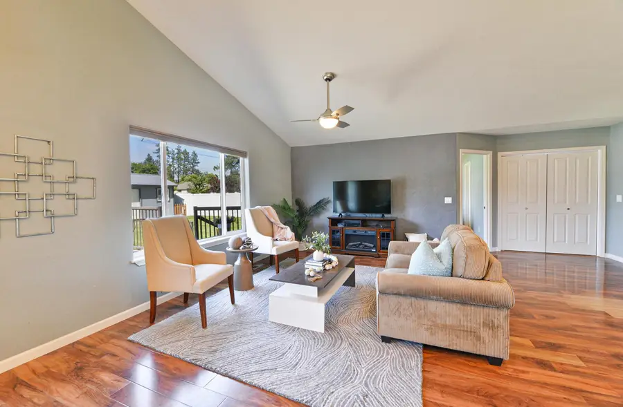 7301 E 11th Ave, Spokane Valley, WA 99212 - #3