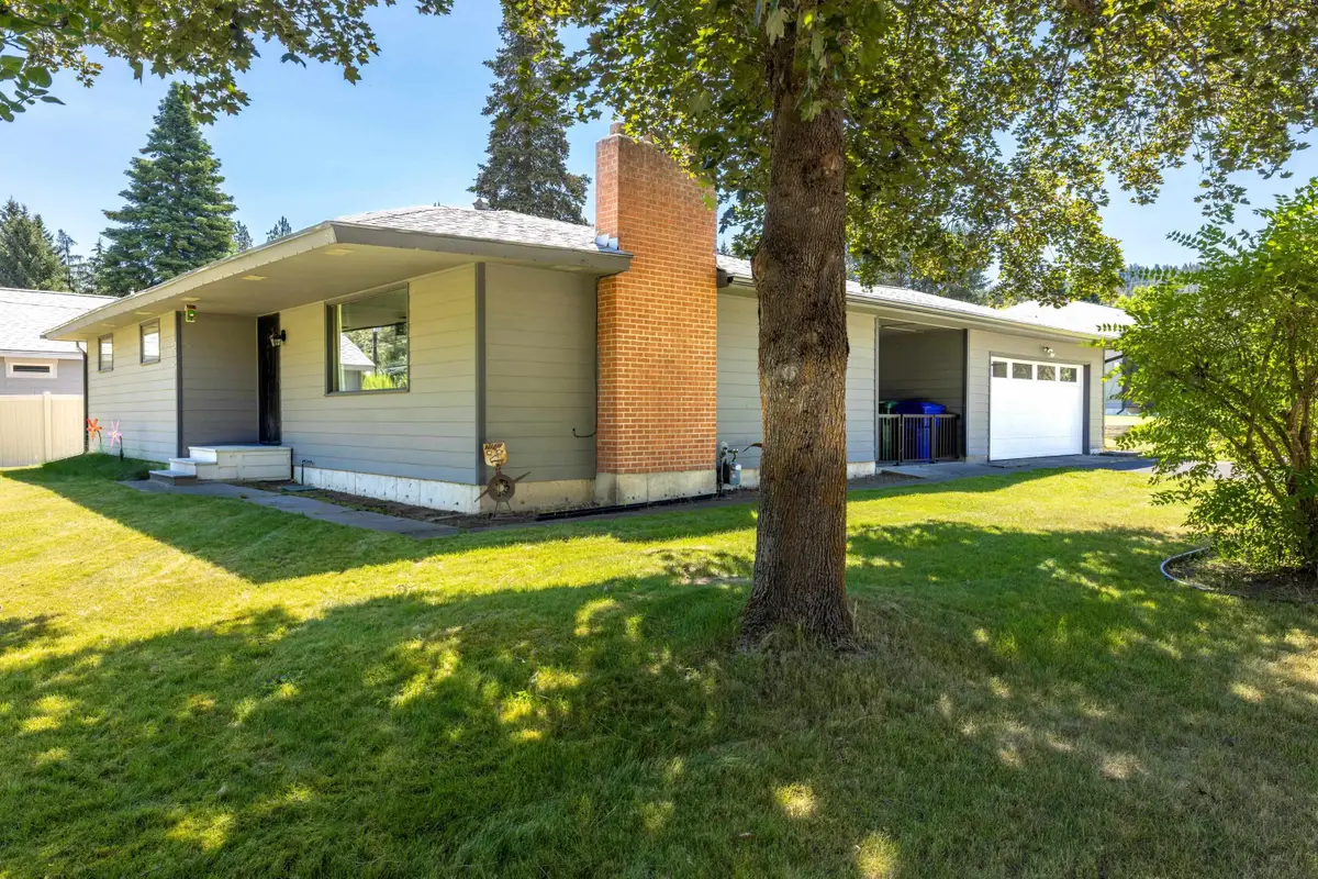 2609 W Waikiki St, Spokane, WA 99218 - #1