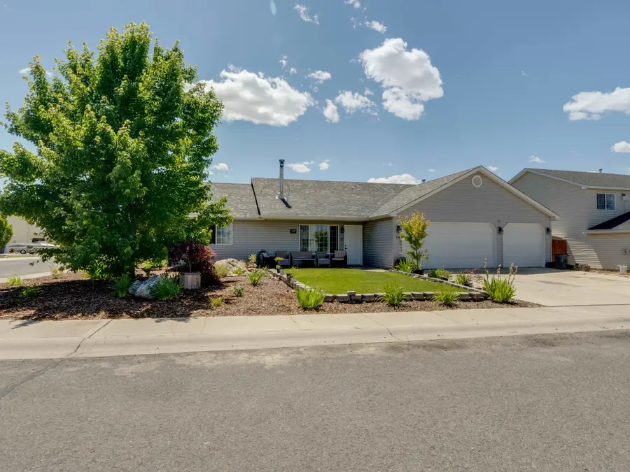 520 E Beverly Ave, Medical Lake, WA 99022 - #2